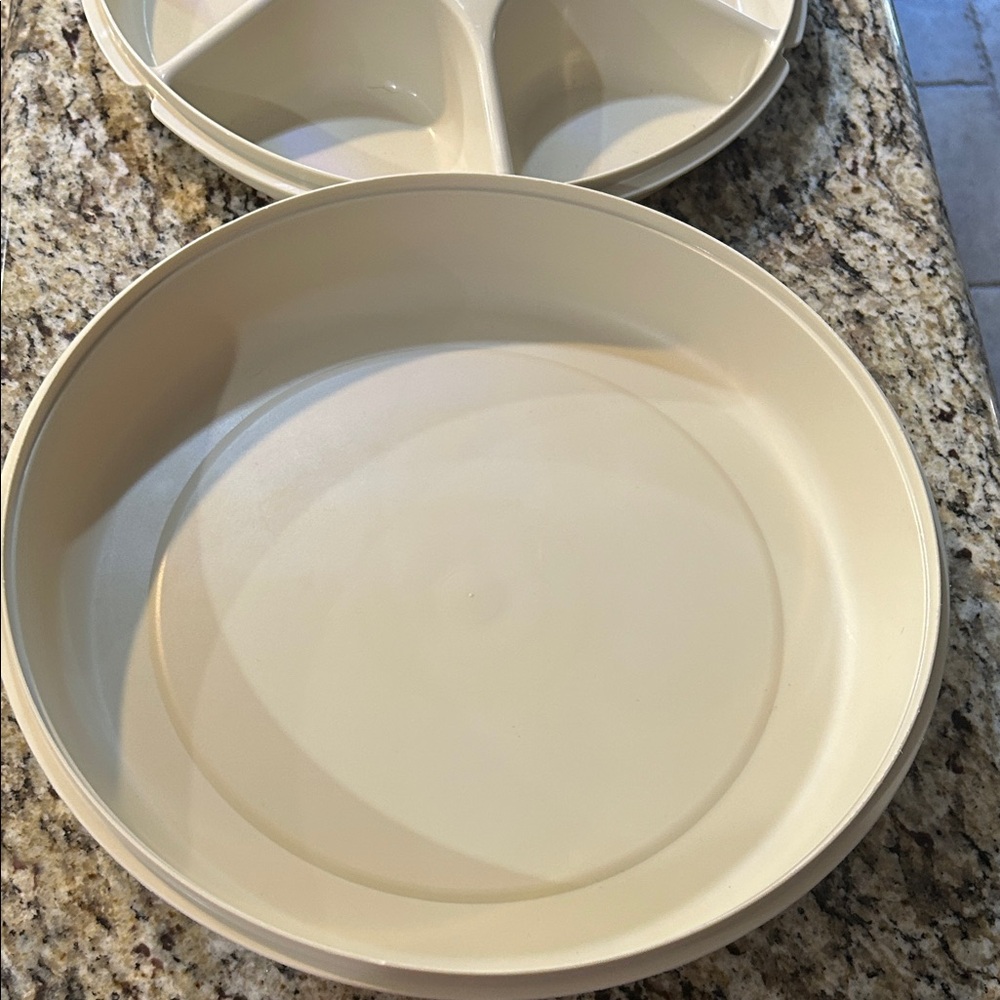 Tupperware Cream Food Storage Container - Picture 3 of 11